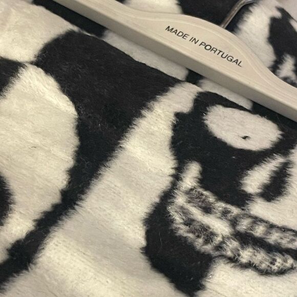 Docufil portugal blanket bedding skull skeleton black white  reverse color - Picture 6 of 9